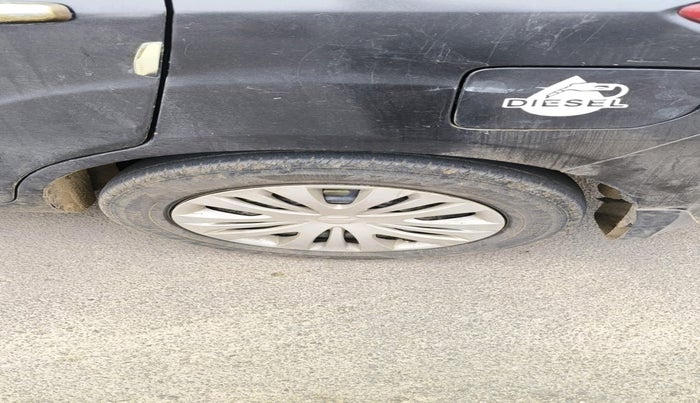 2013 Maruti Ertiga VDI, Diesel, Manual, 1,81,335 km, tyre