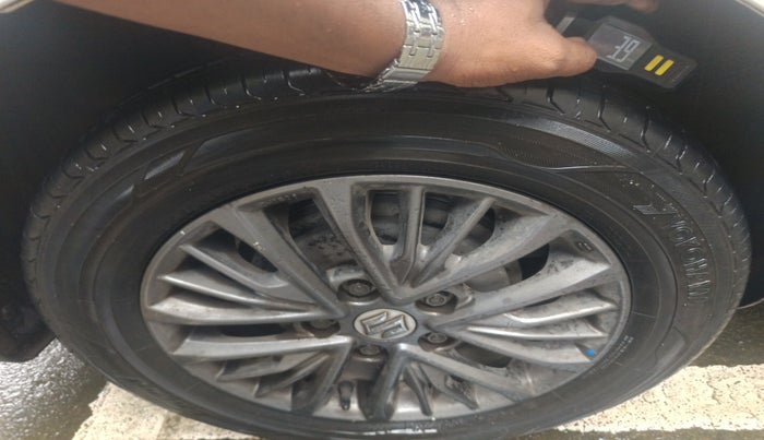 2021 Maruti Ertiga VXI CNG, Petrol, Manual, 68,685 km, tyre