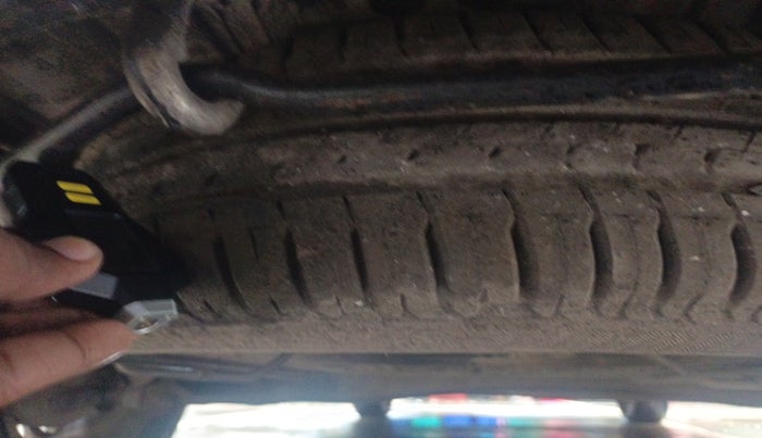 2021 Maruti Ertiga VXI CNG, Petrol, Manual, 68,685 km, tyre