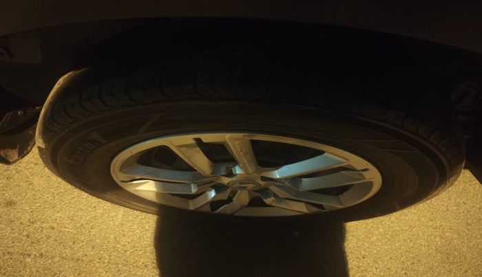 2020 Renault TRIBER RXT, Petrol, Manual, 1,09,077 km, tyre