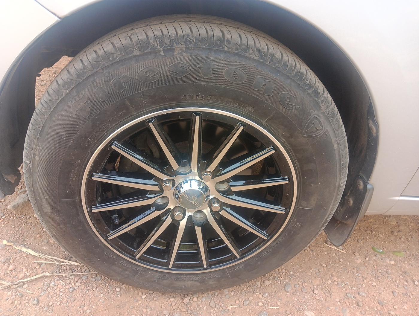 2013 Hyundai i10 MAGNA 1.2, Petrol, Manual, 69,489 km, tyre