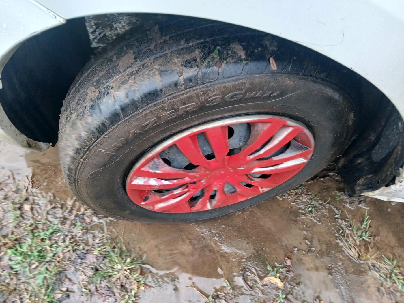 2020 Maruti Dzire VXI, Petrol, Manual, 32,257 km, tyre