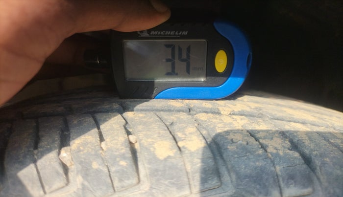 2017 Datsun Redi Go T (O), Petrol, Manual, 32,884 km, tyre