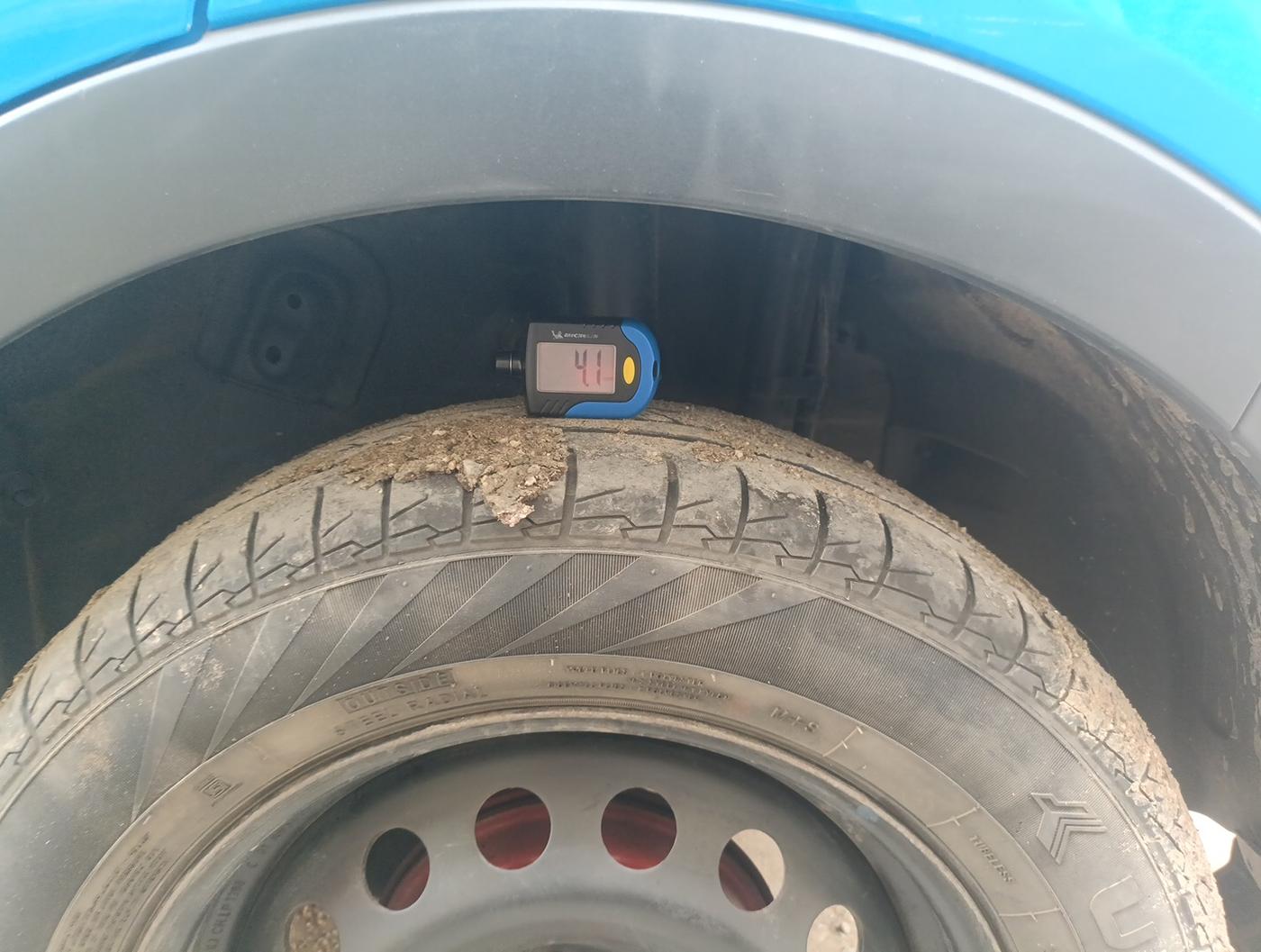 2019 Tata NEXON XE PETROL, Petrol, Manual, 59,105 km, tyre