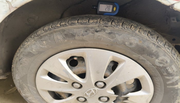 2011 Hyundai i10 MAGNA 1.2, Petrol, Manual, 1,43,316 km, tyre