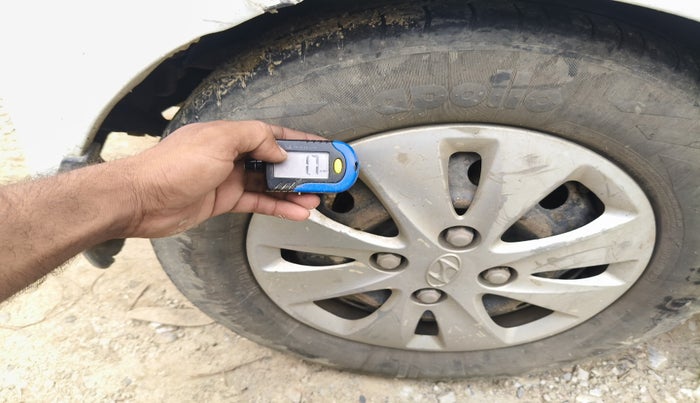 2011 Hyundai i10 MAGNA 1.2, Petrol, Manual, 1,43,316 km, tyre