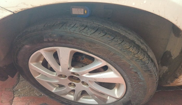 2014 Maruti Swift ZXI, Petrol, Manual, 67,059 km, tyre