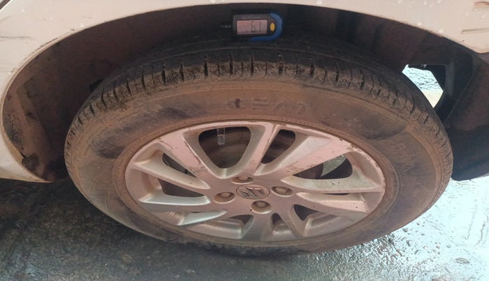 2014 Maruti Swift ZXI, Petrol, Manual, 67,059 km, tyre