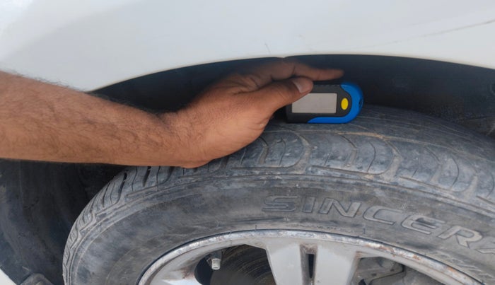 2011 Hyundai i20 SPORTZ 1.4 CRDI, Diesel, Manual, 2,16,350 km, tyre