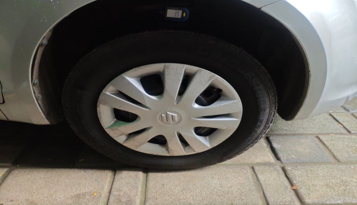 2011 Maruti Swift Dzire VXI, Petrol, Manual, 43,577 km, tyre