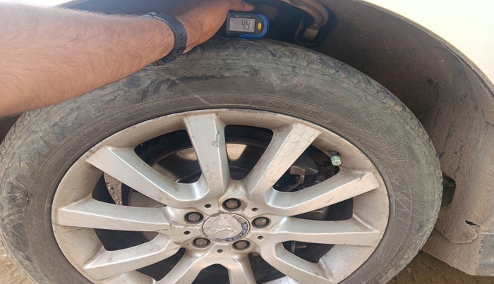 2011 Mercedes Benz Ml Class 350 CDI GRAND EDITION, Diesel, Automatic, 1,56,300 km, tyre