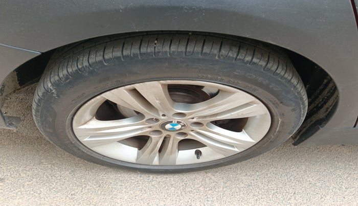 2015 BMW 3 Series 320D SPORTLINE, Diesel, Automatic, 73,656 km, tyre