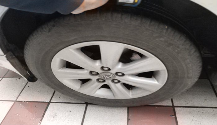 2010 Toyota Corolla Altis G PETROL, Petrol, Manual, 84,254 km, tyre