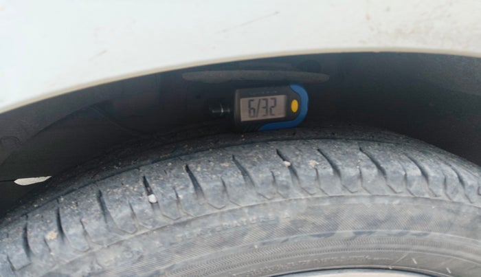 2023 Toyota RUMION G MT, Petrol, Manual, 25,600 km, tyre