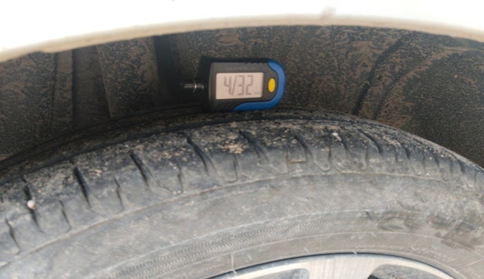 2023 Toyota RUMION G MT, Petrol, Manual, 25,600 km, tyre