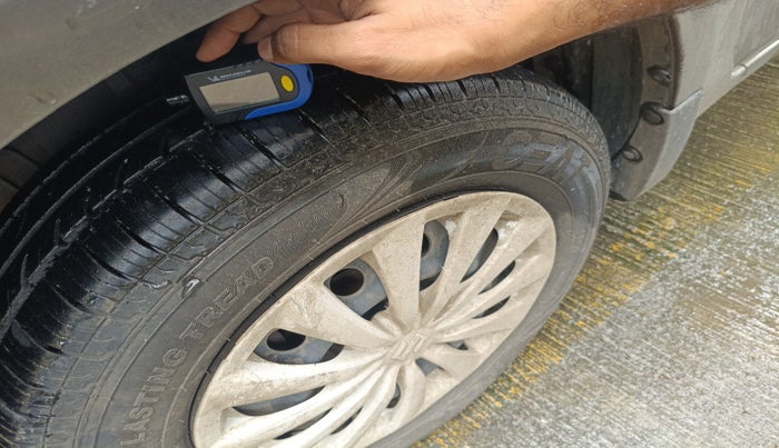 2015 Maruti Swift Dzire VXI, Petrol, Manual, 37,637 km, tyre