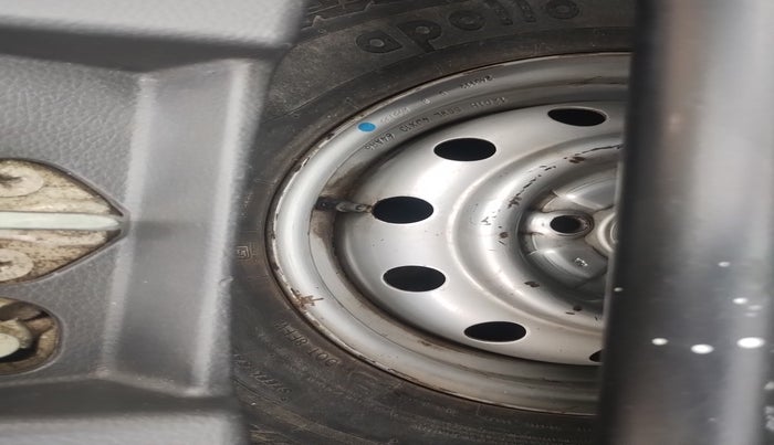 2012 Maruti Wagon R 1.0 LXI CNG, Petrol, Manual, 44,811 km, tyre