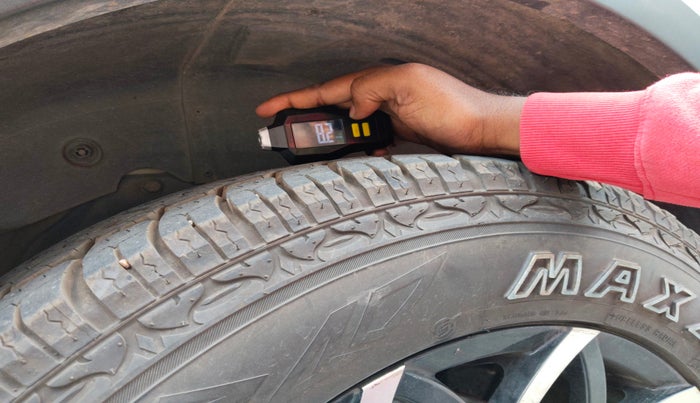 2015 Mahindra XUV500 W6 1.99, Diesel, Manual, 40,205 km, tyre