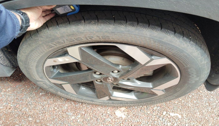 2022 Hyundai ALCAZAR 2.0 SIGNATURE (O) AT 6STR, Petrol, Automatic, 32,035 km, tyre