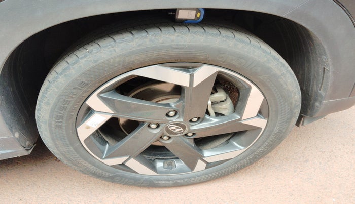 2022 Hyundai ALCAZAR 2.0 SIGNATURE (O) AT 6STR, Petrol, Automatic, 32,035 km, tyre