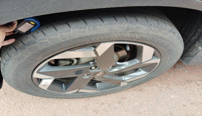 2022 Hyundai ALCAZAR 2.0 SIGNATURE (O) AT 6STR, Petrol, Automatic, 32,035 km, tyre