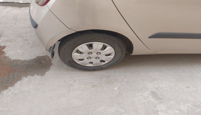 2010 Hyundai i10 SPORTZ 1.2, Petrol, Manual, 1,09,429 km, tyre