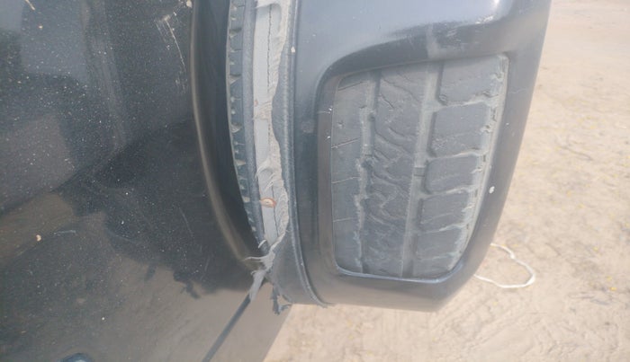 2016 Mahindra TUV300 T6, Diesel, Manual, 1,17,415 km, tyre