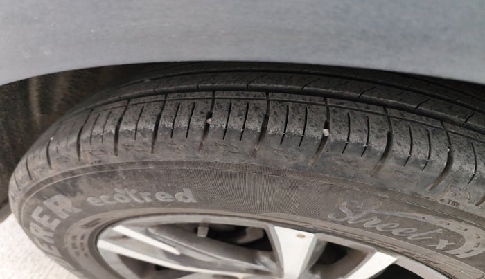 2023 Mahindra XUV700 AX 5 P AT 5 STR, Petrol, Automatic, 22,924 km, tyre