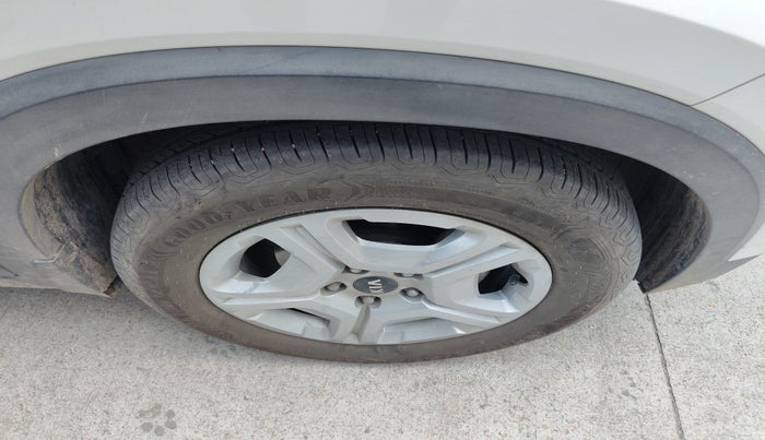 2020 KIA SONET HTX 1.5, Diesel, Manual, 52,657 km, tyre