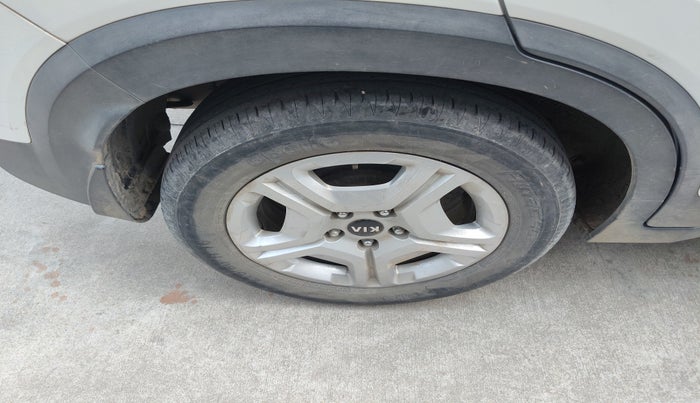 2020 KIA SONET HTX 1.5, Diesel, Manual, 52,657 km, tyre