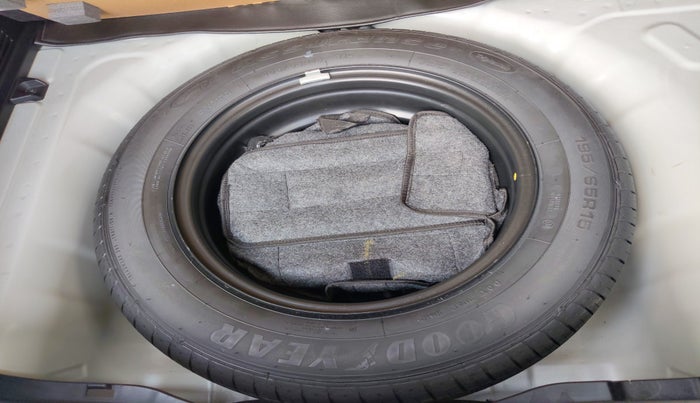 2020 KIA SONET HTX 1.5, Diesel, Manual, 52,657 km, tyre