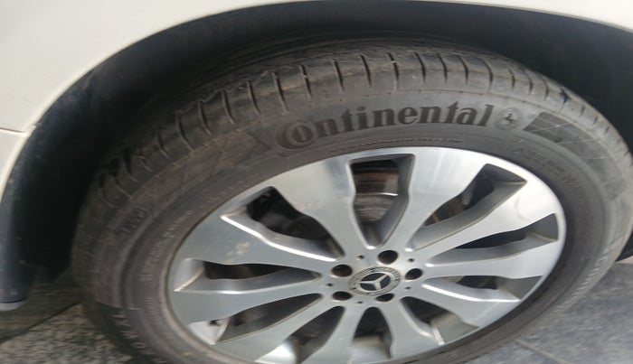 2017 Mercedes Benz GLS 350D, Diesel, Automatic, 1,44,493 km, tyre