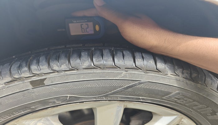 2015 Skoda Octavia AMBITION 1.4 TSI, Petrol, Manual, 1,16,000 km, tyre