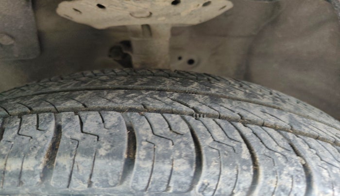 2013 Honda Amaze 1.2L I-VTEC S, Petrol, Manual, 76,615 km, tyre