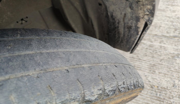 2013 Honda Amaze 1.2L I-VTEC S, Petrol, Manual, 76,615 km, tyre