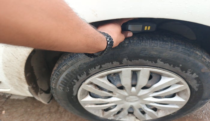 2017 Maruti Dzire VDI, Diesel, Manual, 1,22,361 km, tyre