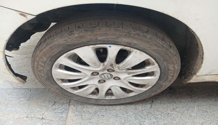 2017 Maruti Baleno ZETA PETROL 1.2, Petrol, Manual, 77,085 km, tyre