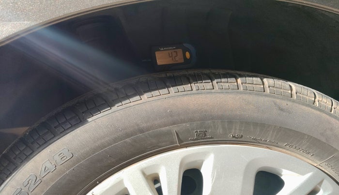 2017 Maruti Dzire VDI, Diesel, Manual, 1,76,794 km, tyre