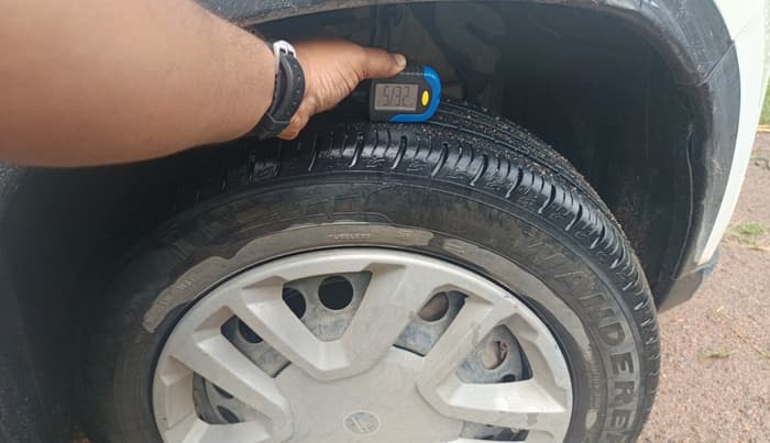 2019 Maruti Vitara Brezza VDI, Diesel, Manual, 1,76,171 km, tyre