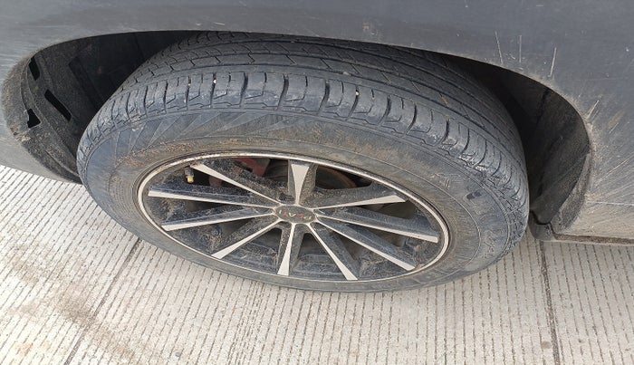 2023 Maruti BREZZA LXI SMART HYBRID, Petrol, Manual, 22,068 km, tyre