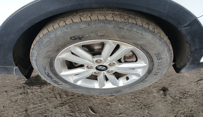 2016 Hyundai Creta SX 1.6 DIESEL, Diesel, Manual, 1,00,018 km, tyre