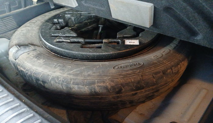 2016 Hyundai Creta SX 1.6 DIESEL, Diesel, Manual, 1,00,018 km, tyre