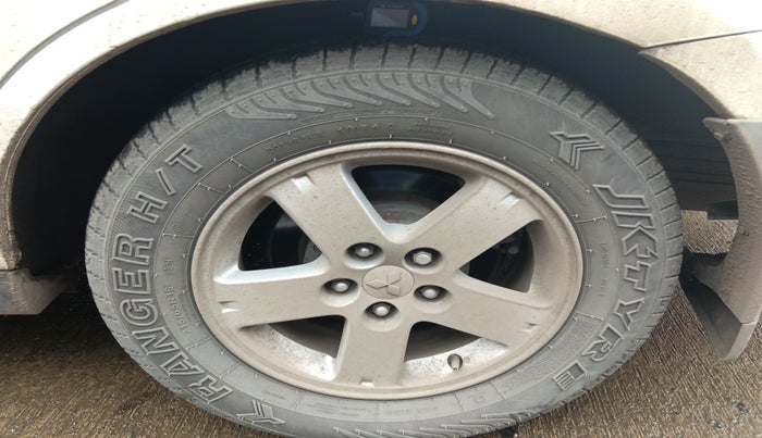 2011 Mitsubishi Outlander 2.4 MIVEC, Petrol, Automatic, 99,210 km, tyre