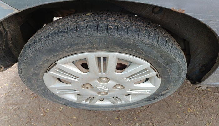 2011 Hyundai Santro Xing GLS, Petrol, Manual, 1,92,132 km, tyre