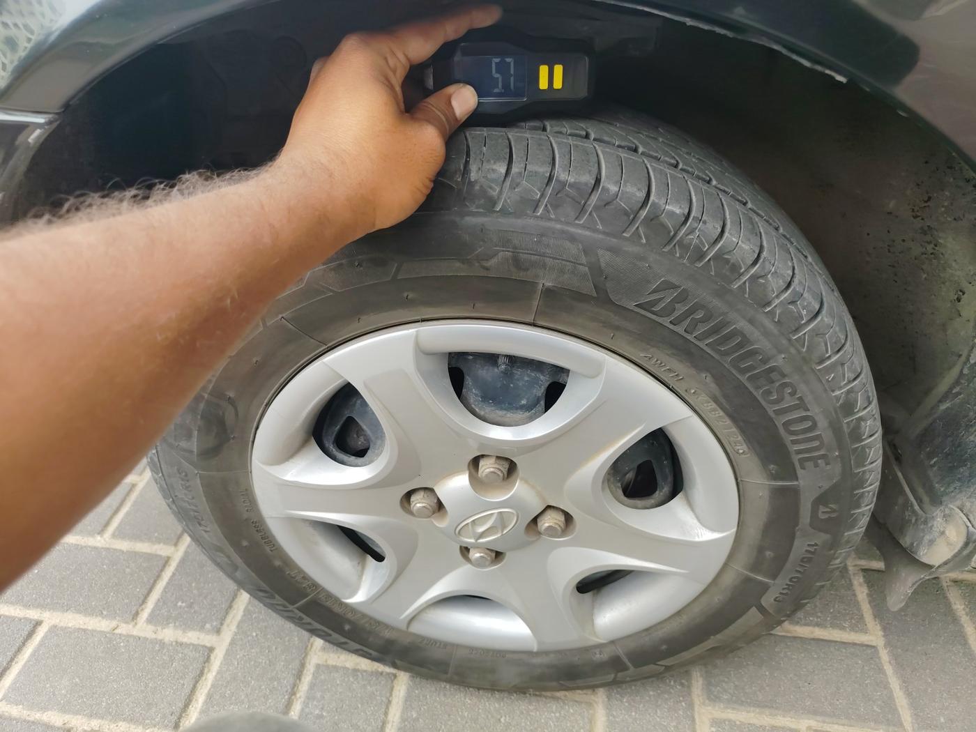 2011 Hyundai Accent EXECUTIVE, Petrol, Manual, 99,942 km, tyre