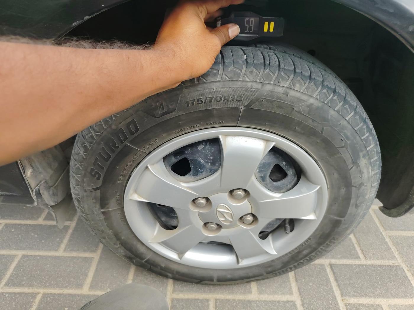 2011 Hyundai Accent EXECUTIVE, Petrol, Manual, 99,942 km, tyre
