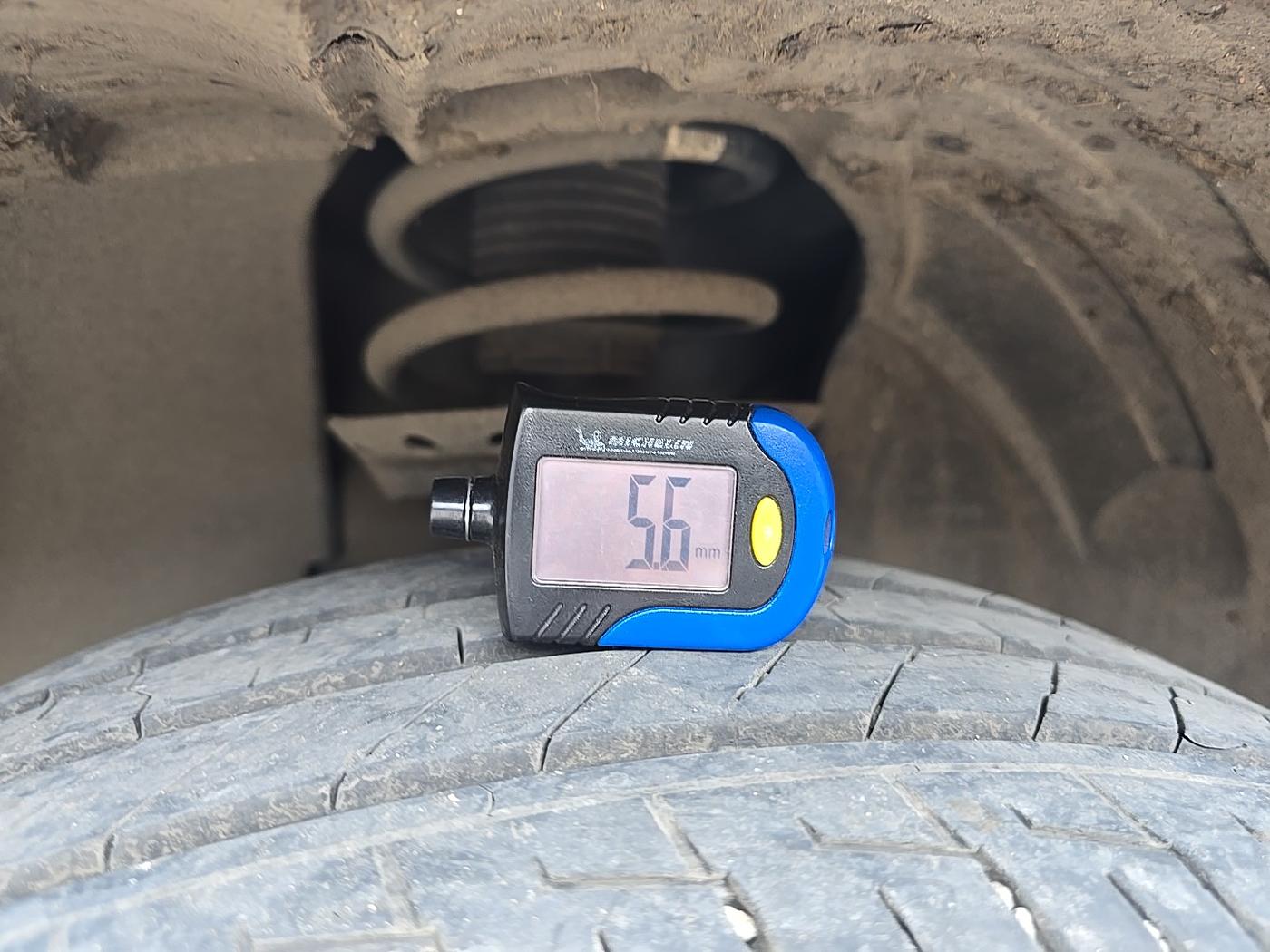 2024 Tata Safari Accomplished Plus AT, Diesel, Automatic, 29,053 km, tyre