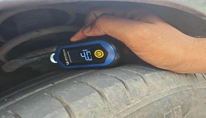 2012 Hyundai i20 SPORTZ 1.2, Petrol, Manual, 69,069 km, tyre