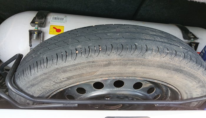 2022 Maruti New Wagon-R VXI CNG 1.0, Petrol, Manual, 1,00,459 km, tyre