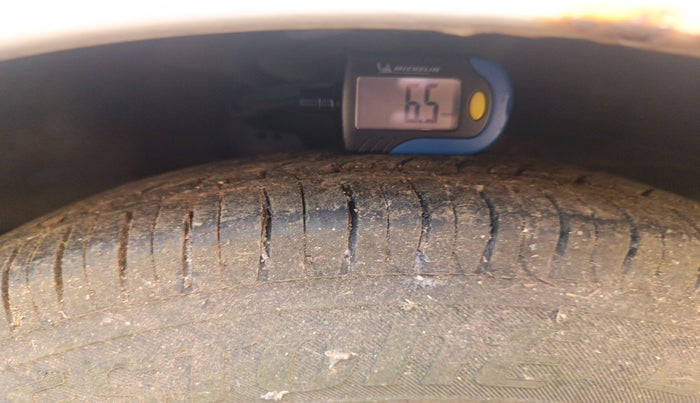 2013 Hyundai i10 MAGNA 1.2, Petrol, Manual, 39,218 km, tyre